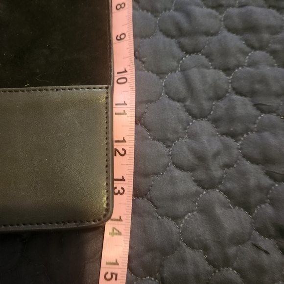 NWT BCBG Max Azria Katrina Tote. - Picture 5 of 8